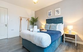 Stylish New Apartment - Free Wifi & Netflix - Top Rated - 3Mh