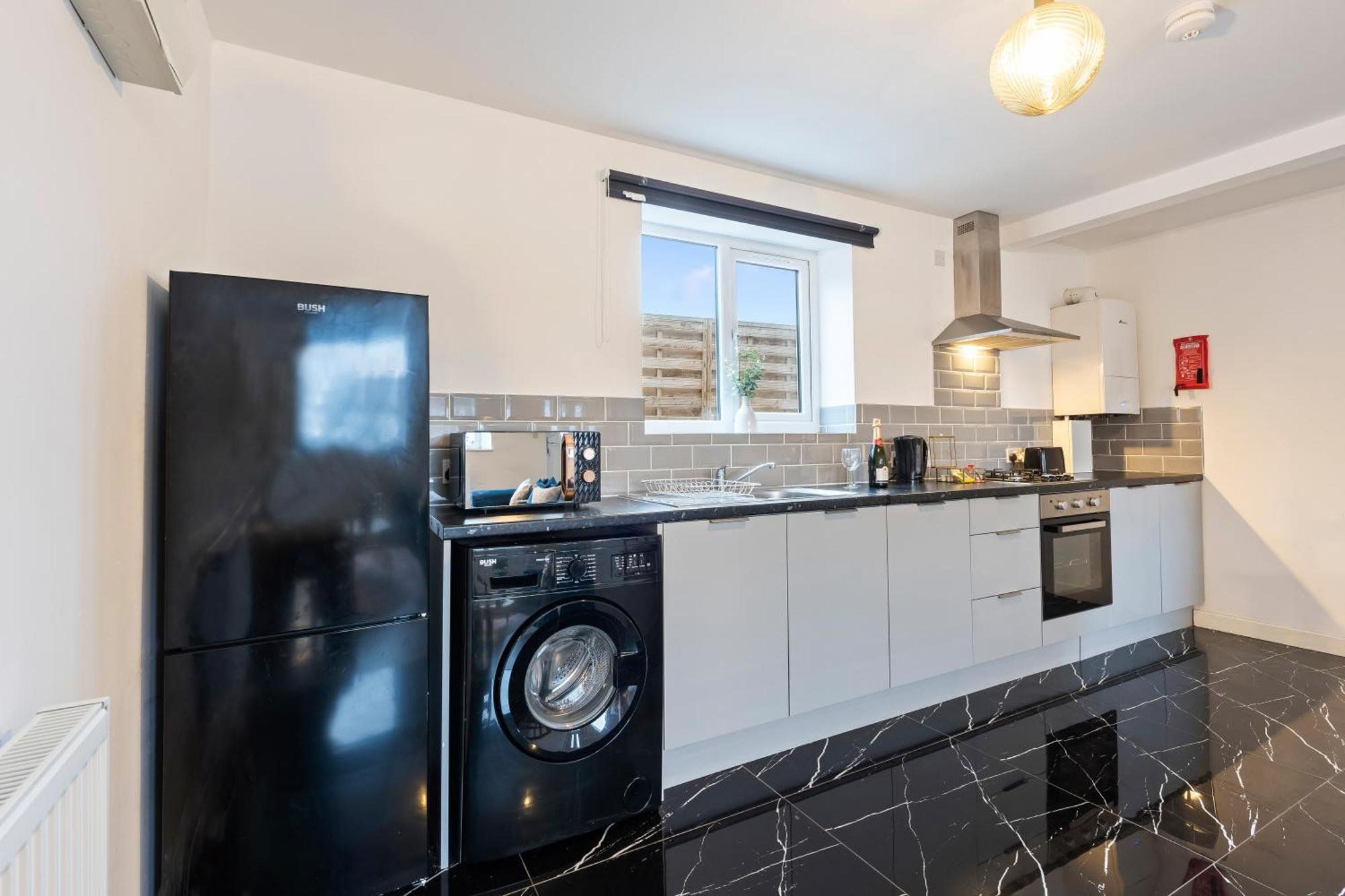Stylish New Apartment - Free Wifi & Netflix - Top Rated - 3Mh Cradley Heath Exterior photo